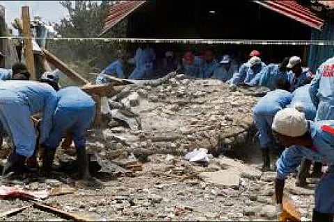 Kenya building collapse : Death toll mounts to 10