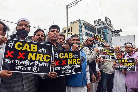 Anti-CAA protesters torch railway stations, block roads in Bengal