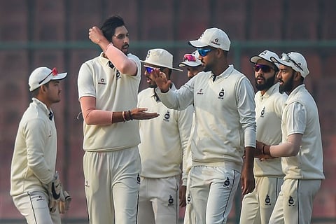 Seasoned Ishant blows away Hyderabad