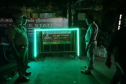 For accident-free New Year celebrations, cops to install illuminated barricades