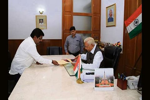 Karnataka minister and Independent MLA Nagesh resigns, withdraws support to govt