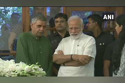 PM Modi visits Sheila Dikshit's residence, condoles her demise