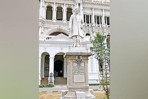 Theagaraya statue in front of Ripon Building