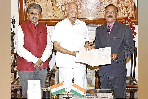 Governor hands over the appointment order to K Parthasarathy as VC of Tamil Nadu Open University