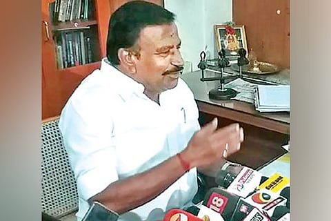 Nehru gives first call to drop Cong tie-up for civic polls