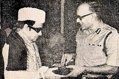 Lakshminarayanan with MGR