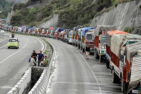 One way traffic resumes on Jammu-Srinagar highway after five days closure