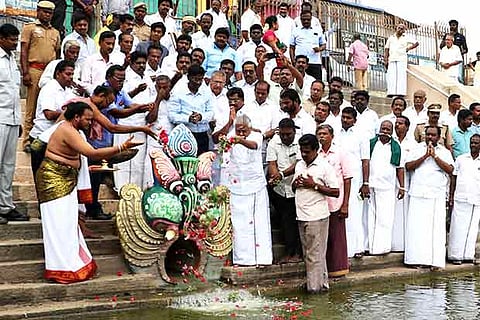 Agriculture Minister R Doraikannu inaugurating the pumping of water into Mahamagam tank in Kumbakonam