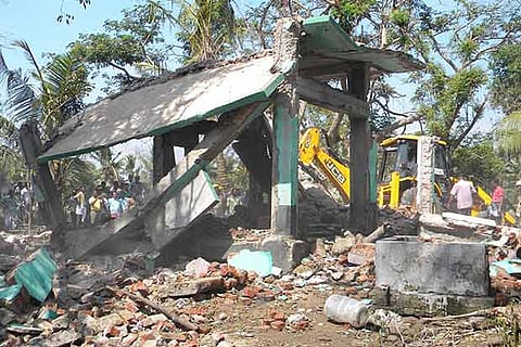 The collapsed cracker unit building at Mannargudi in Tiruvarur on Wednesday