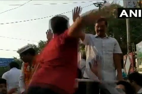 Kejriwal slapped during roadshow in Moti Nagar