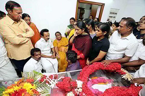 DMK president MK Stalin pays his last respect to former MP Ramanathan in Coimbatore on Friday