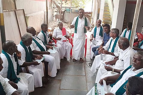 Farmers' leader PR Pandian addresses the association members in Thanjavur on Tuesday