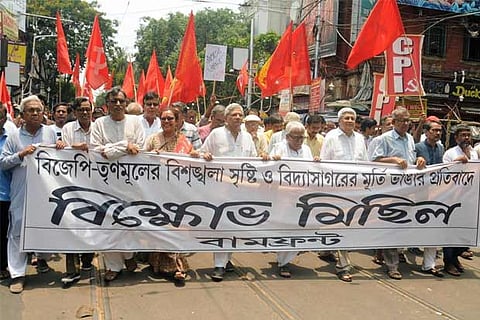Protests in Delhi over vandalisation of Vidyasagar's bust in Kolkata