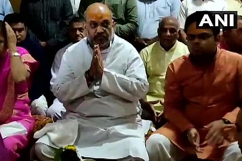 Amit Shah offers prayers at Somnath Temple