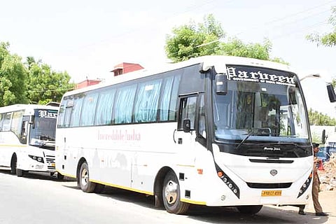 10 buses carrying voters from Pallapatti stopped