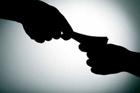 Government hospital nurse takes bribe for providing glucose