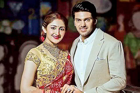 Newlyweds Arya, Sayyeshaa reunite for Teddy