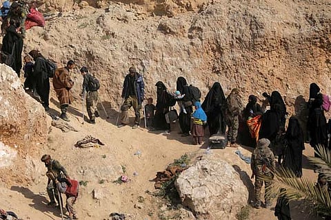 Islamic State suspects sent by US from Syria to Iraq