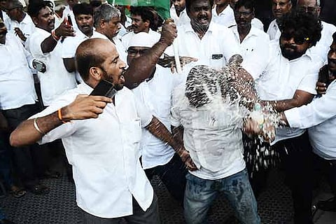 Lobbying for Nanguneri starts hours after Cong MLA quits