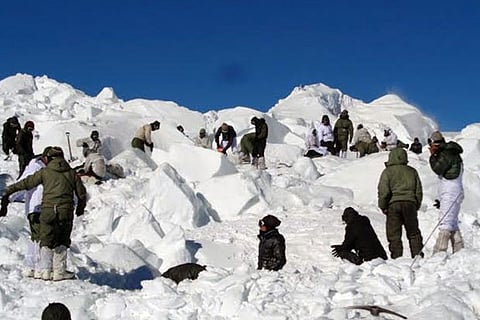 Eight soldiers trapped after avalanche hits Siachen