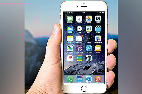 Team to monitor TN teacher using mobile phones in schools