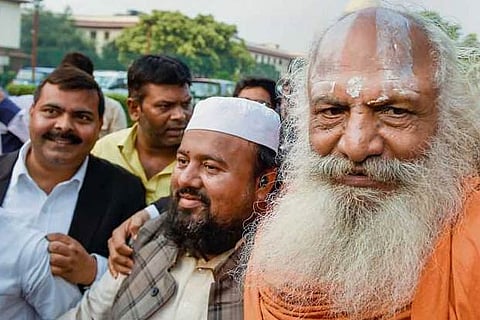 Mahant Dharam Das of the Nirmohi Akhara with Jamaat Ulama-e-Hind president Molana Suhaib Qasmi