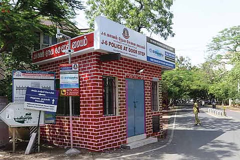 Man, who looted police booth, held