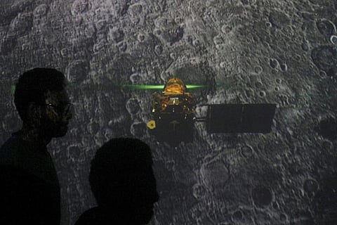 Did 'Vikram' lose control and crash land on to Moon after tumble?