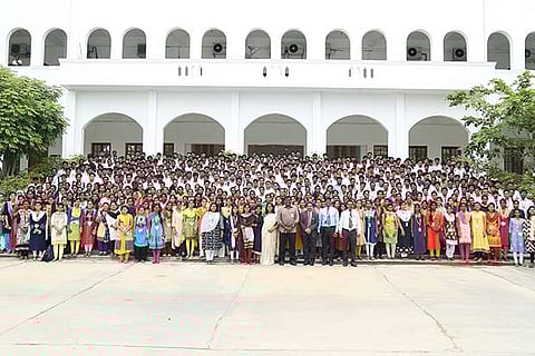 Sathyabama students bag over 800 offers on Day 1 of placement drive