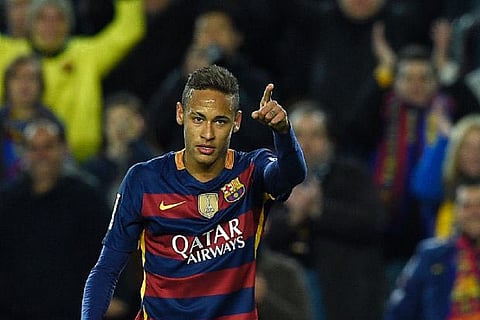 Neymar plays football with his dogs, video goes viral