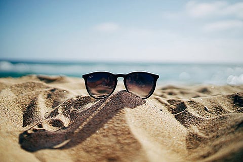 Switch to eyeglasses from contact lenses until coronavirus