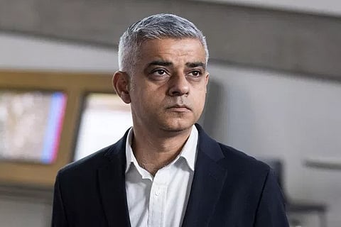 London Mayor calls for 'compulsory' face masks