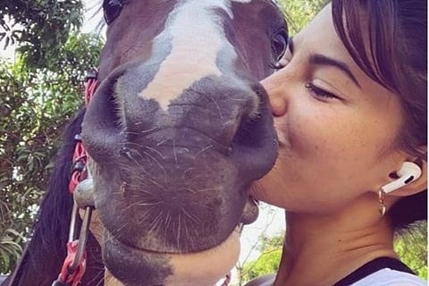 Jacqueline Fernandez kisses her 'sunrise buddy' in new pic