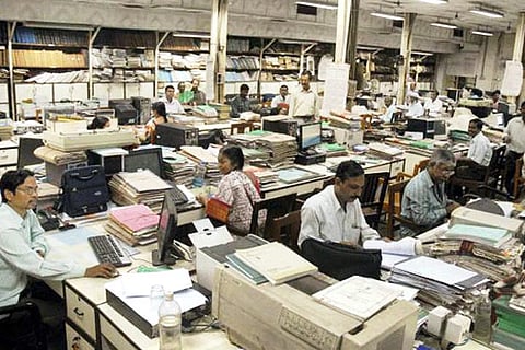 TN govt freezes DA, earned leave for employees