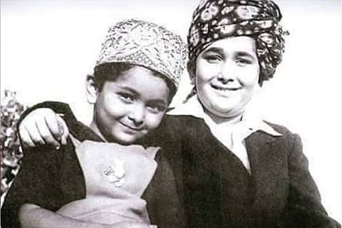 Kareena, Karisma's throwback tribute to Chintu uncle