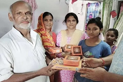 Dalit family 1st to receive Ayodhya prasad