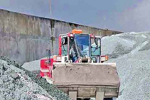 Lorry owners’ association alleges smuggling of M-sand and gravel stones to Karnataka