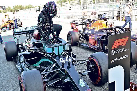 Lewis Hamilton will look to make it four in a row at Circuit de Catalunya