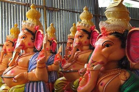 Hindu Munnani cadre try to place idol at Collector’s house