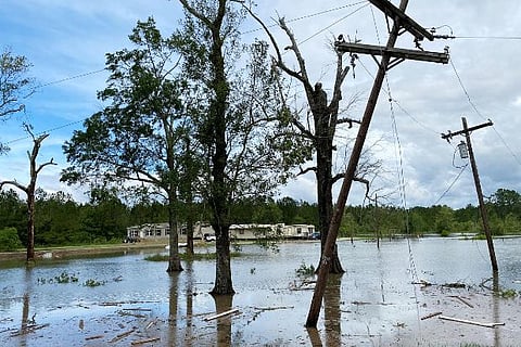 Hurricane Laura slams Louisiana, kills six, but less damage than forecast