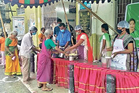 Corpn serves over 1.63 crore free meals to slum dwellers in 8 days