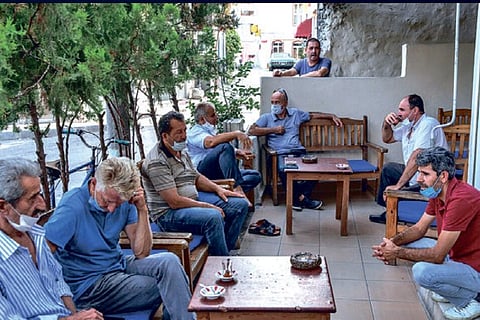 HERITAGE SPACES IN PERIL: Barred from backgammon, Istanbul’s coffeehouses run dry