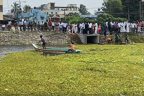 DMK Cadres, Chennai Corporation Workers Clash Over Puzhuthivakkam Lake Clean-Up Drive