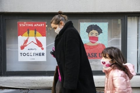 US CDC urges public to avoid travel during Christmas