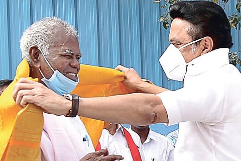 Stalin greeting Nallakannu on his 96th birthday on Saturday