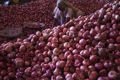 Government lifts ban on onion export from January 1