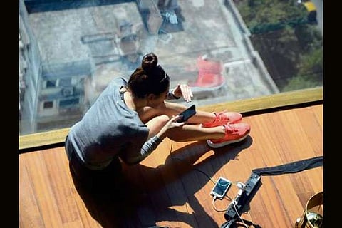 Texting while walking more dangerous and deadly