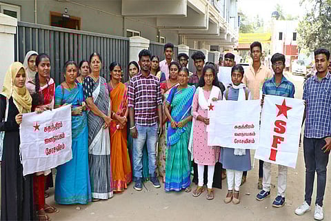 Members of the SFI and the AIDWA at the Superintendent of Police office in Coimbatore on Tuesday