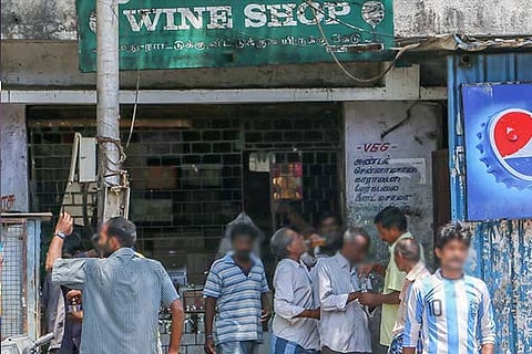 Over 2,000 liquor shops opened in last 3 yrs, 200 more to come