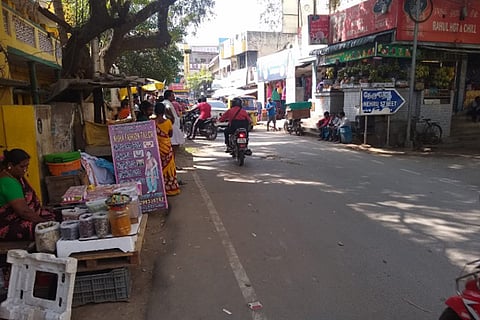 Vendors on Anna Nedum Pathai